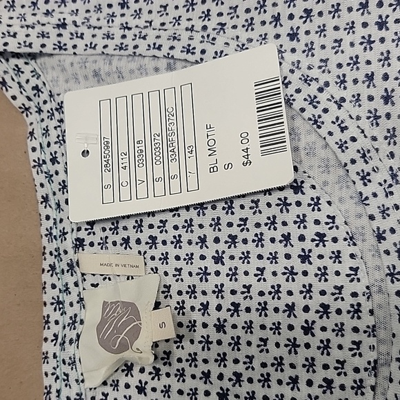 Anthropologie Lilka Size S, White with Navy Blue Motif Pattern Top NEW w/ Tags! - Picture 10 of 12
